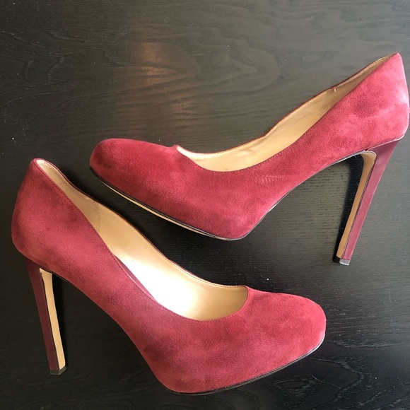 Stunning suede material stilettos. Show stopping. - Picture 5 of 6
